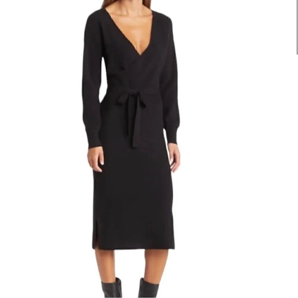 Chelsea 28 NWT Black Knit Belted Sweater Dress| Size M
